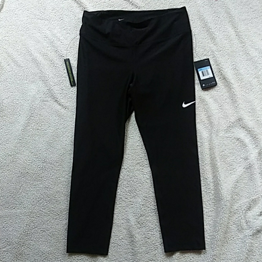 NIKE capris size MEDIUM